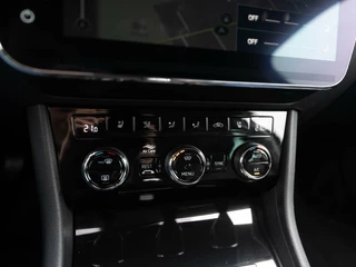 Škoda Superb Skoda Superb Combi 1.4 TSI iV 218pk Laurin & Klement | Leder | Travel Assist | 360 Camera | Stoelventilatie - afbeelding nr 9