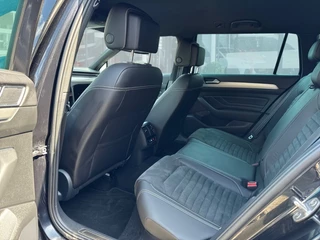 Volkswagen Passat Volkswagen Passat Variant 2.0 TDI DSG R-LINE CAMERA/NAVI/ACC/E-KLEP/CARPLAY/STOELVERW - afbeelding nr 12
