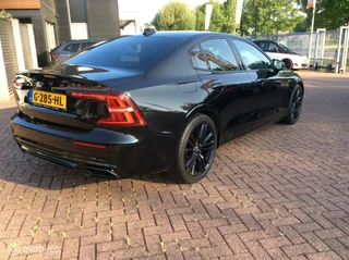 Volvo S60 Volvo S60 2.0 T5 R-Design Black Edition Camera Apple Carplay 19