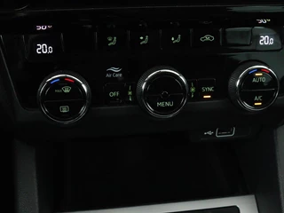 Škoda Octavia Skoda Octavia Combi 1.0 TSI Grt Amb. Bns | Camera | Trekhaak |  Adaptive cruise | Carplay | Navigatie | Sportstoelen | Climate control - afbeelding nr 23