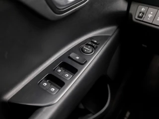 Kia Stonic (APPLE CARPLAY, GROOT NAVI, CLIMATE, ADAPTIVE CRUISE, SPORTSTOELEN, KEYLESS, CAMERA, GETINT GLAS, LM VELGEN, NIEUWSTAAT) - afbeelding nr 21