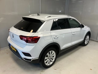 Volkswagen T-Roc Volkswagen T-Roc Sport 1.5TSi | Navigatie | LED | Climate control | ACC | - afbeelding nr 3