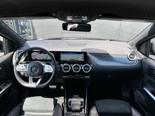 Mercedes-Benz B-Klasse Mercedes-Benz B-Klasse B 220 AMG Nightpakket 1e eig. Camera LED Navi Widescreen Sfeerlicht - afbeelding nr 6