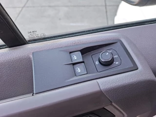 Volkswagen Crafter Volkswagen Crafter 35 2.0 TDI L3H3 Highline AIRCO / CRUISE CONTROLE / NAVI / CAMERA / TREKHAAK / CARPLAY - afbeelding nr 21