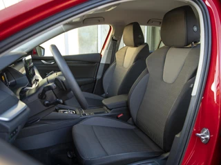 Škoda Octavia Škoda Octavia Combi 1.5 TSI MHEV Business Edition Plus | Matrix LED | Chrome pakket | Stoel-, Stuur- & voorruitverwarming | Navi 13inch | Elektr.trekhaak | El. achterklep m.sensor | ACC | - afbeelding nr 4