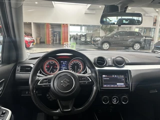 Suzuki Swift Suzuki Swift 1.0 Boosterjet Hybride Stijl [ ADAPT. CRUISE I 112 PK I APPLE CA - afbeelding nr 2