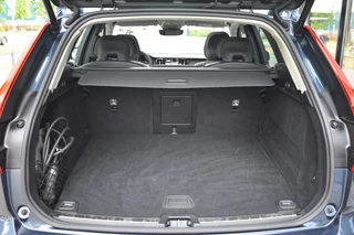 Volvo XC60 Volvo XC60 T6 350pk AWD Ultimate Dark | Climate | Trekhaak | 360 - afbeelding nr 40