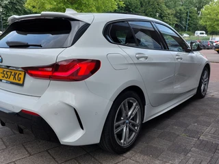 BMW 1 Serie BMW 1 Serie 116i Automaat Business Edition M-Sport | Navi | Apple Carplay+Android Auto | Clima | Cruise | Led Koplampen | Panorama Schuifdak | Pdc V+A+Camera | Licht+Regensensor | Privacy Glass | 17''lm - afbeelding nr 45