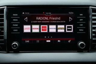 Škoda Karoq Skoda Karoq 1.5 TSI / 150 PK / DSG / Sportline / Black Edition / Panorama / Virtual Cockpit / Camera / Cruise Control / Trekhaak / 18