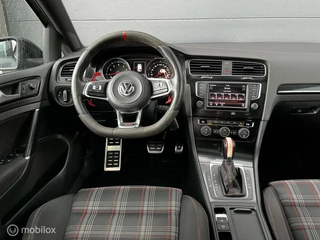 Volkswagen Golf Volkswagen Golf 2.0 TSI GTI AUTOMAAT/PANODAK/NAVI/CRUISE - afbeelding nr 11