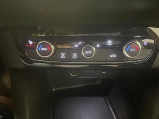 Opel Corsa Opel Corsa 1.2 Turbo 100pk Elegance Sky Climate control Cruise control LED Panoramadak Stuurverwarming Stoelverwarming 360 camera Apple Carplay/ Android Auto - afbeelding nr 24