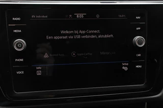 Volkswagen Touran Volkswagen Touran 1.5 TSI DSG Highline 7p | Navigatie | Apple Carplay/Android Auto | Parkeersensoren | Adaptive Cruise Control | Stoel-en stuurverwarming | Elektrische achterklep | Getinte ramen | Climatronic - afbeelding nr 25