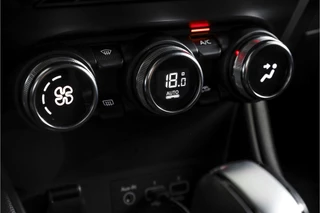 Renault Captur Renault Captur 1.3 TCe 155 PK Edition One - Automaat | Dig. Cockpit | Cruise | PDC | 360 Camera | NAV + App. Connect | ECC | DAB | LM 18