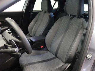Peugeot 2008 Peugeot 2008 1.2 PureTech 130pk Automaat Allure | Navigatie | Apple Carplay/Android | Auto 360 camera | Parkeersensoren | Blind Spot Assist | Adaptive Cruise Control | Stoelverwarming | Getinte ramen | Climate Control - afbeelding nr 30
