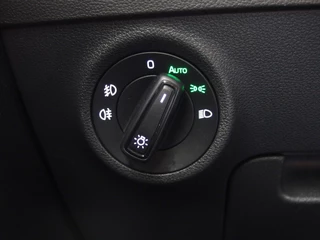 Škoda Karoq CAMERA / STOELVERW / CARPLAY / NAVI / CLIMA / PDC / NL-AUTO - afbeelding nr 41