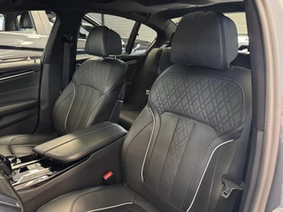 BMW 5 Serie BMW 5 Serie 530e xDrive M-Sport iPerformance High Executive Schuifdak Headup Harman Kardon Trekhaak - afbeelding nr 4