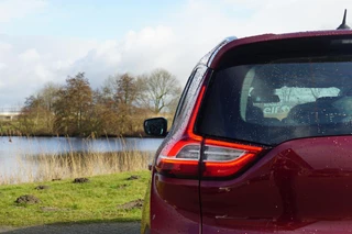 Renault Grand Scénic Renault Grand Scénic 1.2 TCe 132PK Intens | Rouge Millesime | Full-LED/Half-Leder/Massage/Trekhaak/Carplay - Volle, chique auto! - afbeelding nr 45