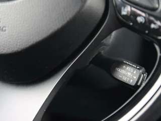 Toyota C-HR Toyota C-HR 1.8 Hybrid Bi-Tone - afbeelding nr 12
