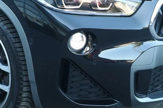 BMW X2 BMW X2 sDrive20i 192PK M-pakket High Executive Edition Huh|Panodak|Navi|Sfeer verl.|Led|E. Klep|Pdc|Lmv|Iso-fix|Lane assist - afbeelding nr 94