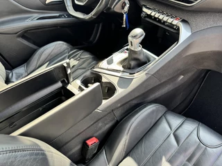 Peugeot 3008 Peugeot 3008 1.2 PureTech Première Cruise control Climate control Apple / Android Carplay Lederen interieur - afbeelding nr 35