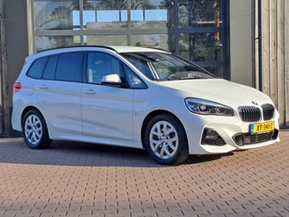 BMW 2 Serie | Leder | Trekhaak | M-pakket | Head-up | Camera | Stoelverwarming | - afbeelding nr 2