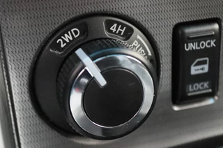 Nissan Navara Nissan Navara 2.5 dCi SE King Cab Climate, Camera, Cruise, Bluetooth, PDC, Trekhaak, 17'' - afbeelding nr 32