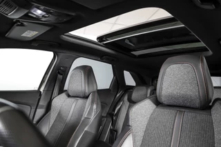 Peugeot 3008 Peugeot 3008 1.2 PureTech 130 PK GT Line | S/K-Panodak | Dig. Cockpit | Cruise | PDC | Camera | NAV | ECC | Elek. Klep | DAB | LM 19