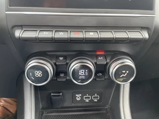Renault Captur Renault Captur 1.6 E-Tech Hybrid 145 Automaat Intens Navigatie Camera Clima + Cruise Control Lmv Dab Carplay Keyless Parkeersensoren V+A NL Auto - afbeelding nr 14