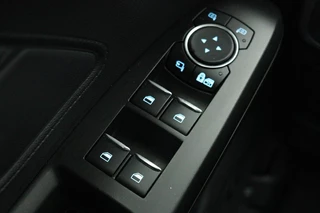 Ford Focus Ford Focus 1.0 EcoBoost Titanium | Stoel & stuurverwarming |  Trekhaak | Adaptive cruise | B&O Sound | Full LED | Camera | Side Assist | Carplay | Navigatie | Keyless - afbeelding nr 28