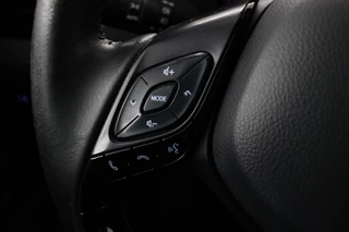 Toyota C-HR Toyota C-HR 2.0 Hybrid First Edition | 184pk | Stoelverwarming | Carplay | Adaptive cruise | Trekhaak | Camera | Navigatie | Full LED - afbeelding nr 14