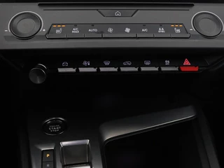 Peugeot 308 Peugeot 308 1.6 PHEV Active Pack Business | Stoelverwarming |  Trekhaak | Carplay | Half leder | Sportstoelen | Navigatie | Full LED - afbeelding nr 26