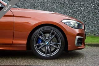 BMW 1 Serie BMW 1-Serie M140i Shadow | Alcantara - RWD - Navi Prof - H/K - afbeelding nr 17