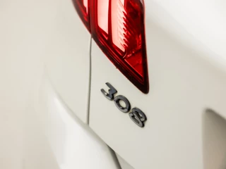 Peugeot 308 Peugeot 308 1.2 PureTech GT-line Automaat (NAVIGATIE, CAMERA, KEYLESS, MASSAGE, STOELVERWARMING, CAMERA, SPORTSTOELEN, LEDER/ALCANTARA, GETINT GLAS, NIEUWE APK, NIEUWSTAAT) - afbeelding nr 28