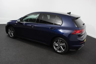 Volkswagen Golf Volkswagen Golf 1.5 eTSI DSG R-Line | DEMO ! | Navigatie | Climate Control | Adaptive cruise control | Dab | Led | Stoel en Stuurverwarming - afbeelding nr 9