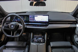 BMW 5 Serie BMW 5-serie Touring 530e PANO | TREKH | HUD - afbeelding nr 11