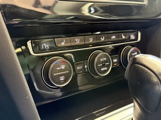Volkswagen Passat Volkswagen Passat Variant 1.4 TSI ACT Highline Automaat | Panoramadak | Adaptive cruise | Stoelverwarming | PDC V+A | LED - afbeelding nr 17