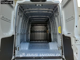 Iveco Daily Iveco Daily 35C21 2025 model! 210PK Automaat Dubbellucht LED ACC 3.5t trekhaak Navi L2H2 12m3 Airco Trekhaak - afbeelding nr 3