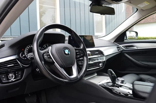 BMW 5 Serie Rijklaarprijs-Garantie Leder Sport interieur Navigatie Head-Up Trekhaak Led - afbeelding nr 12