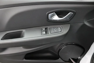 Renault Clio Renault Clio Estate 0.9 TCe Zen | Carplay | Navi | Airco - afbeelding nr 16