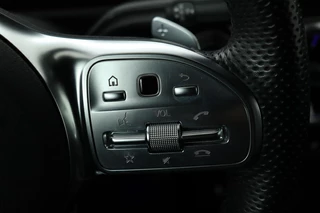 Mercedes-Benz A-Klasse Mercedes-Benz A-klasse 250e AMG Night | Carplay | Stoelverwarming |  Full LED | Sfeerverlichting | Leder/Alcantara | Navigatie | Park Assist - afbeelding nr 12