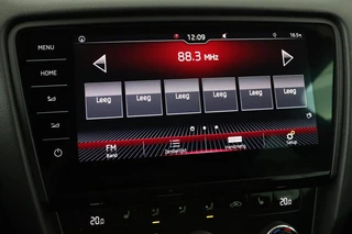 Škoda Octavia Skoda Octavia 1.0 TSI Style | Panoramadak | Stoelverwarming |  Adaptive cruise | Trekhaak | Carplay | Climate control | Sportstoelen - afbeelding nr 25