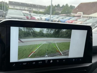 Ford Transit Custom Ford Transit Custom 320 2.0 TDCI L2H1 Limited 136pk Automaat | DC | Adaptieve Cruise | Stoelverwarming | Achteruitrijcamera | Trekhaak | Dubbele Cabine - afbeelding nr 10