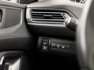 Peugeot 308 Peugeot 308 SW 1.2 PureTech Sport (PANORAMADAK, APPLE CARPLAY, GROOT NAVI, PARKEERSENSOREN, GETINT GLAS, SPORTSTOELEN, LANE ASSIST, CRUISE, NIEUWE APK, NIEUWSTAAT) - afbeelding nr 24