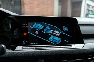 Volkswagen Golf Volkswagen Golf 1.5 eTSI R-Line Pano / HUD / Camera - afbeelding nr 19