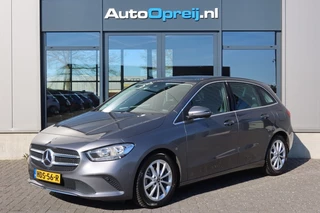 Mercedes-Benz B-Klasse B180 Premium Plus AUTOMAAT, NAVI, Camera, Trekhaak, half Leder