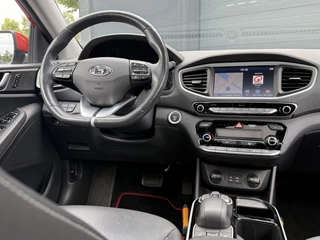 Hyundai IONIQ Hyundai IONIQ Premium EV Navi,Leder,Dodehoek,Schuifdak,Camera,Clima,Cruise,Stoelverwarming V+A,Stuurverwarming,Pdc V+A,Nieuwe Apk bij Aflevering - afbeelding nr 6