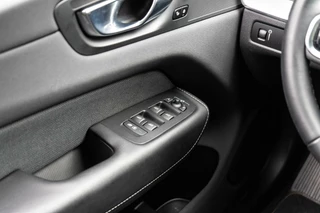 Volvo XC60 Volvo XC60 2.0 B4 R-Design Pano / Memory / 360 - afbeelding nr 24