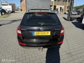 Škoda Octavia Skoda Octavia Combi 1.6 TDI Greentech Ambition Business - afbeelding nr 6