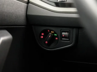 Volkswagen Polo (APPLE CARPLAY, GROOT NAVI, PARKEERSENSOREN, ADAPTIVE CRUISE, LM VELGEN, SPORTSTOELEN, DAB+, NIEUWE APK, NIEUWSTAAT) - afbeelding nr 20