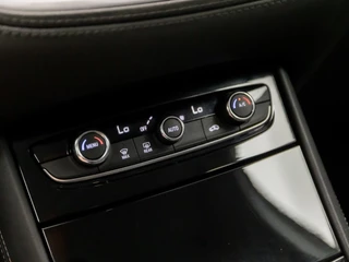 Opel Grandland X Opel Grandland X 1.2 Turbo Business Executive (APPLE CARPLAY, GROOT NAVI, CLIMATE, LEDER, TREKHAAK, SPORTSTOELEN, GETINT GLAS, ELEK ACHTERKLEP, LANE ASSIST, NIEUWE APK, NIEUWSTAAT) - afbeelding nr 9